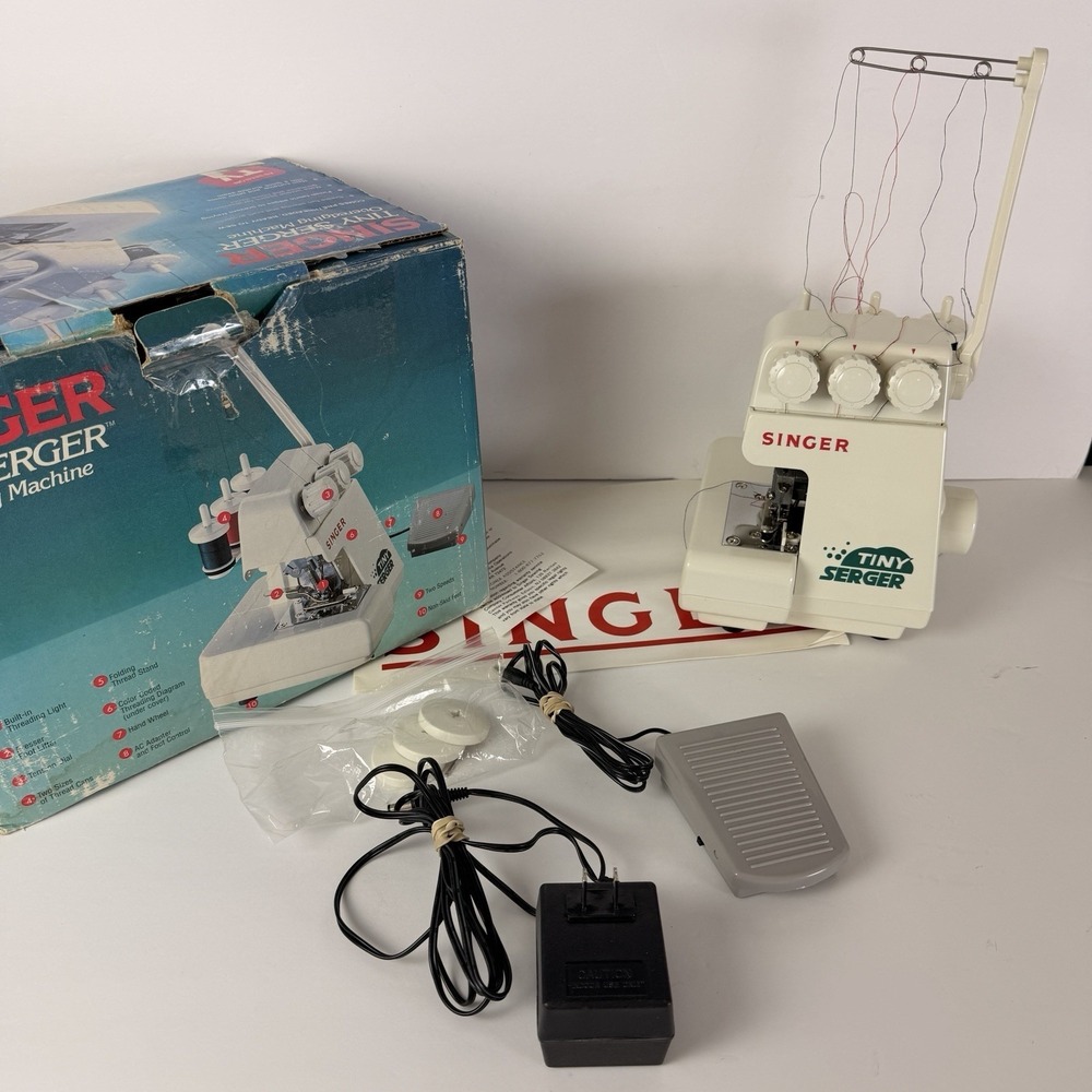 Singer Tiny Serger TS380A Overedging Machine Prethreaded w Box - Picture 2 of 12